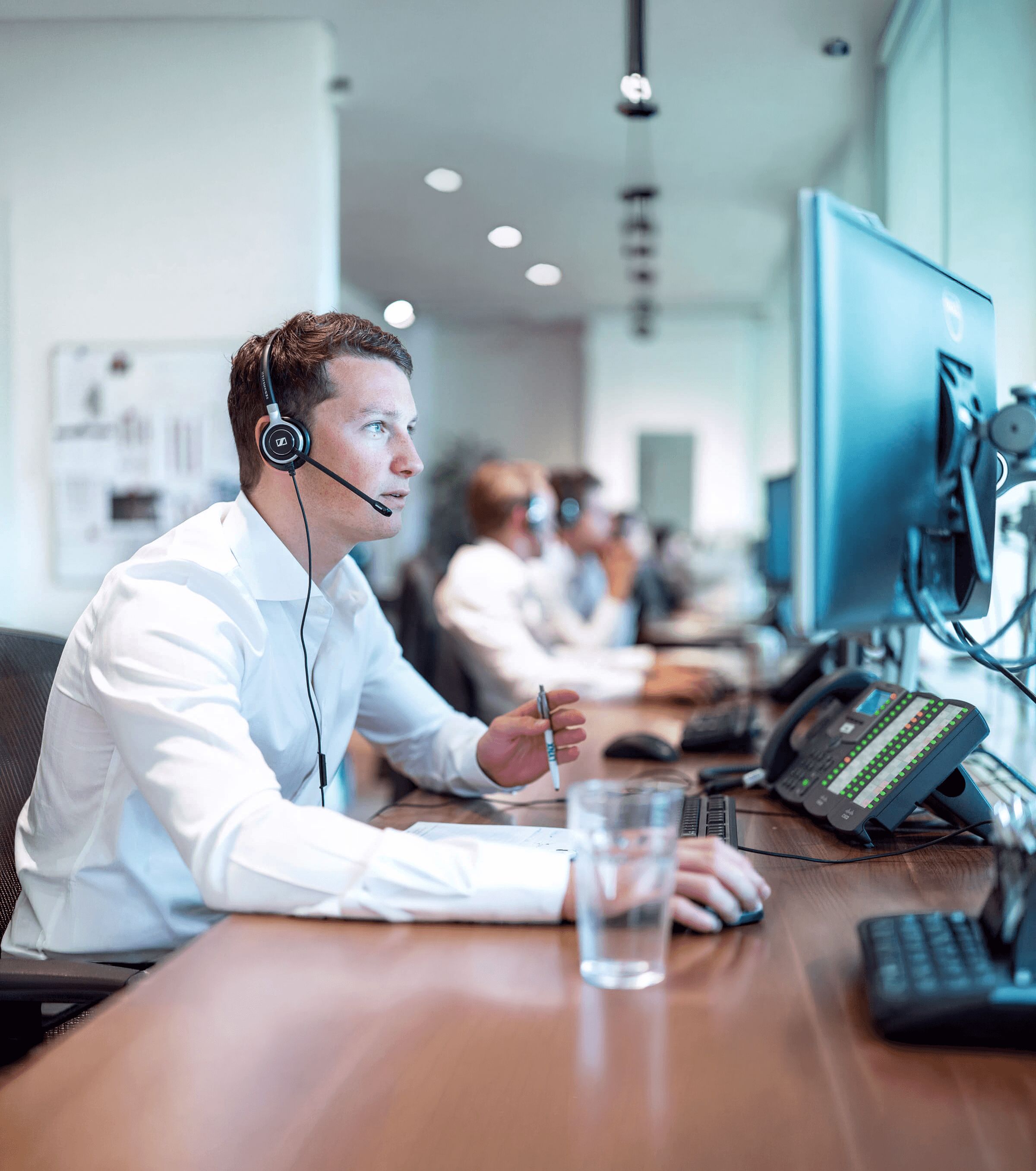 Nederlandstalige LYNX-specialist helpt een klant via de helpdesk Nederlandstalige LYNX-specialist helpt een klant via de helpdesk